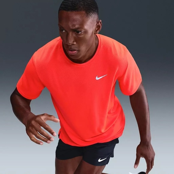 Nike Miler Men's Medium Dri-FIT UV Short-Sleeve Running Top (Bright Crimson) - Picture 4 of 6